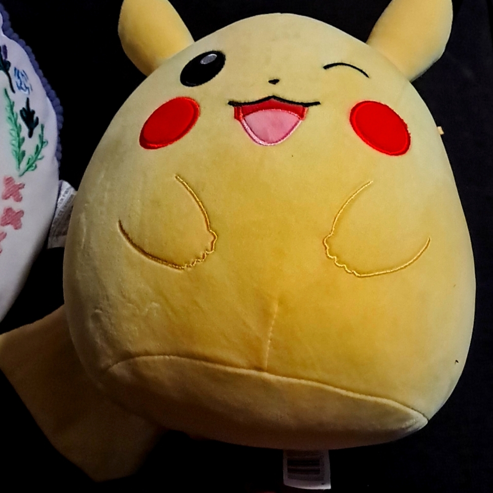 Squishmallow Pikachu
